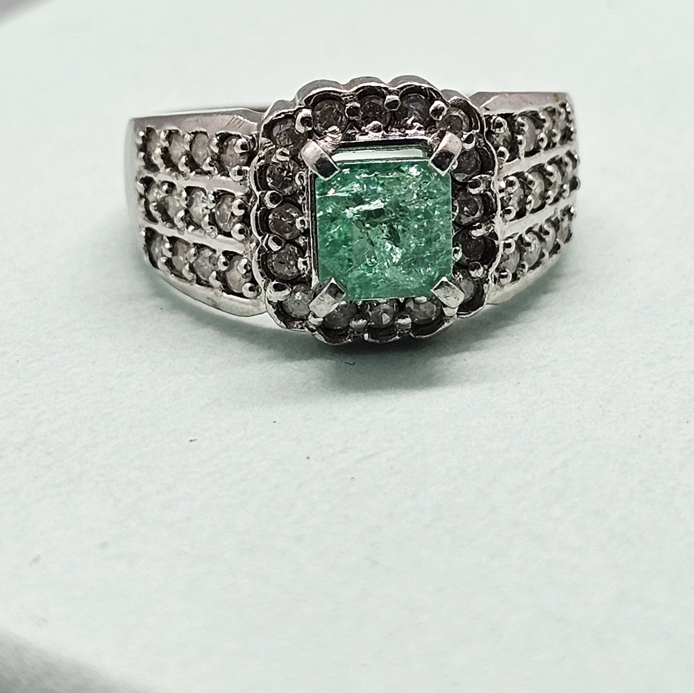 Platinum Emerald Diamond Ring